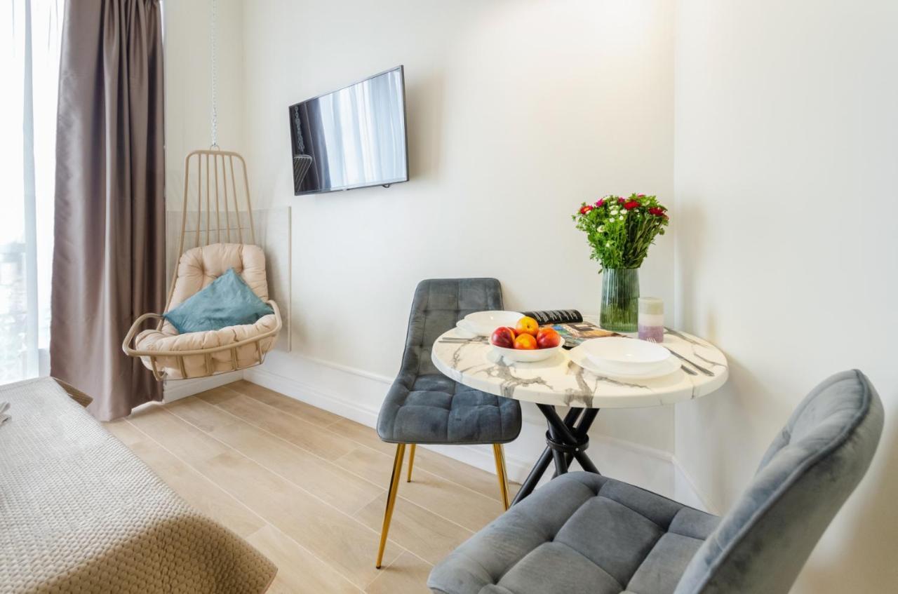 Modern New Cozy Apartment Kvartet Railway Station キエフ エクステリア 写真